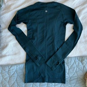 Lululemon swiftly long sleeve - deep emerald green - size 2